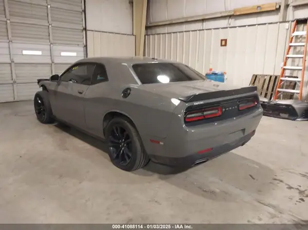 2C3CDZAG0JH217129 2018 DODGE CHALLENGER - Image 1