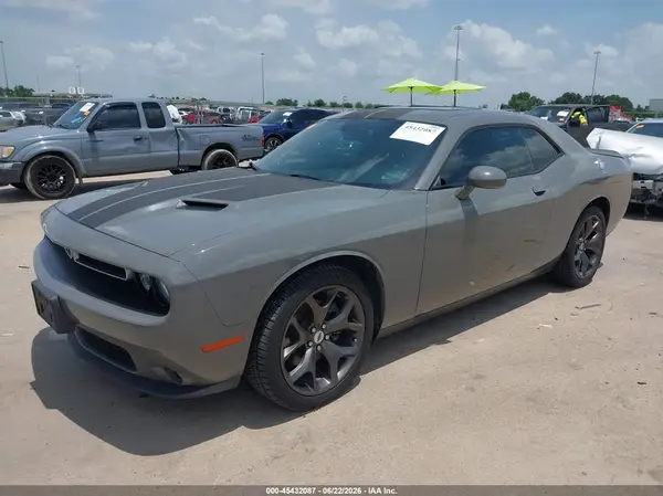 2C3CDZAG0JH233072 2018 DODGE CHALLENGER - Image 2