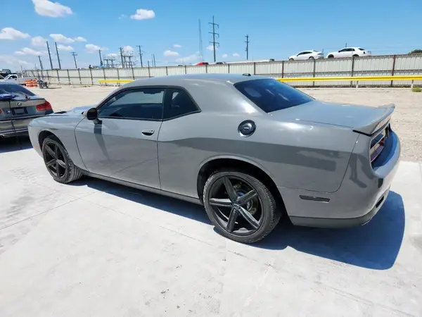 2C3CDZAG0JH287018 2018 DODGE CHALLENGER - Image 2