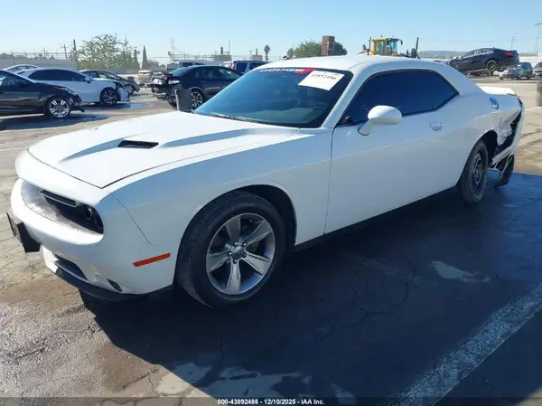 2C3CDZAG0KH570925 2019 DODGE CHALLENGER - Image 2