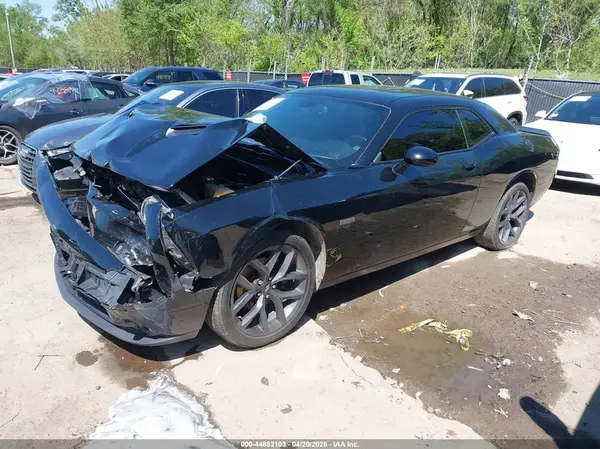 2C3CDZAG0KH649575 2019 DODGE CHALLENGER - Image 2
