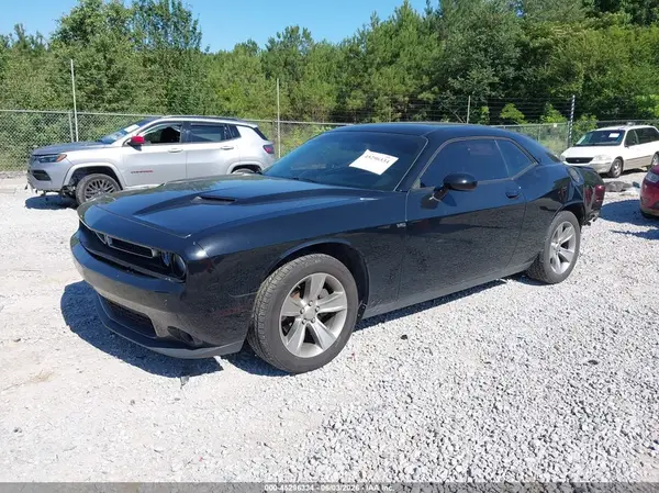 2C3CDZAG0KH747974 2019 DODGE CHALLENGER - Image 2