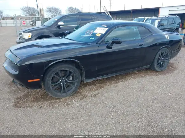 2C3CDZAG0KH751233 2019 DODGE CHALLENGER - Image 2