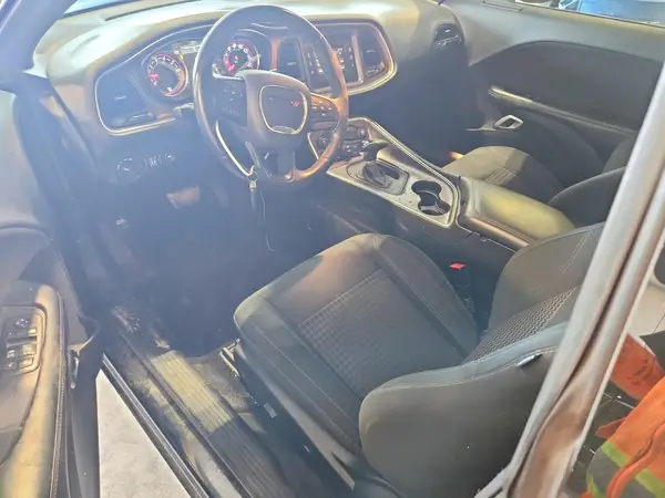 2C3CDZAG1GH285142 2016 DODGE CHALLENGER - Image 8
