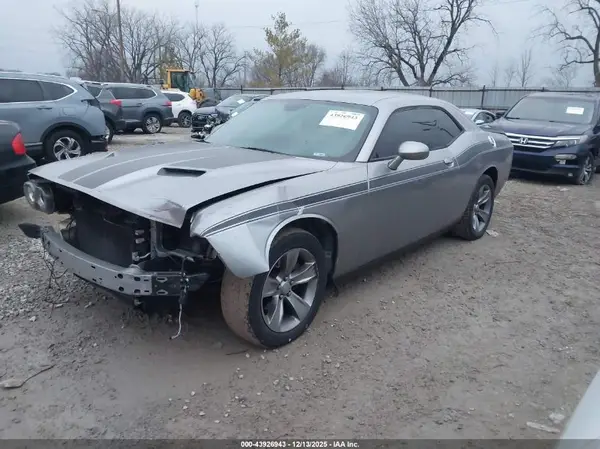 2C3CDZAG1GH300108 2016 DODGE CHALLENGER - Image 2
