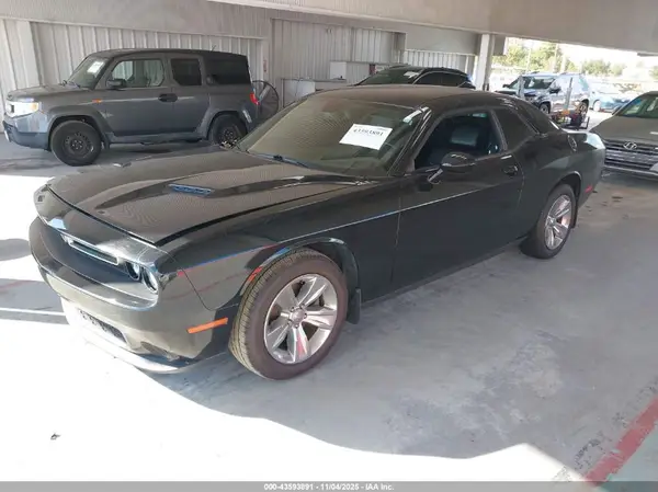 2C3CDZAG1GH323453 2016 DODGE CHALLENGER - Image 2