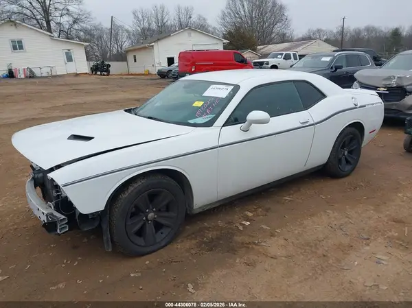 2C3CDZAG1GH352743 2016 DODGE CHALLENGER - Image 2