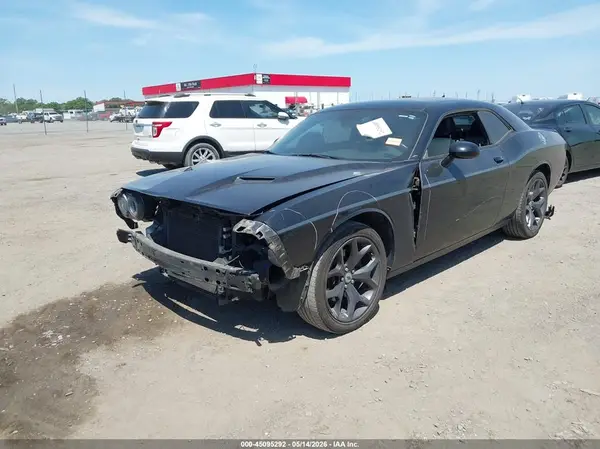 2C3CDZAG1JH131909 2018 DODGE CHALLENGER - Image 2