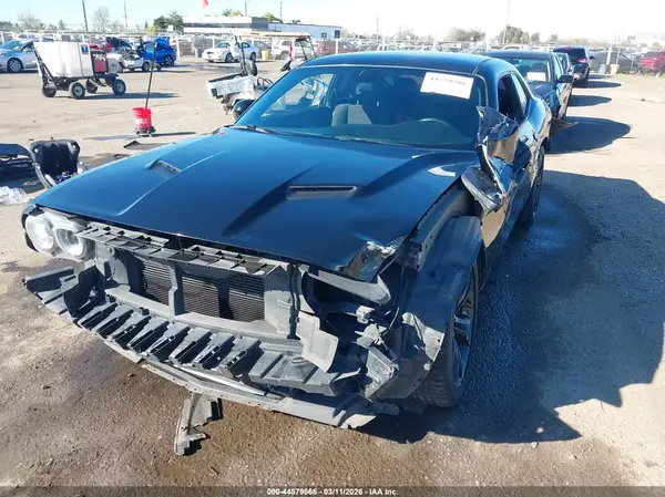 2C3CDZAG1JH132140 2018 DODGE CHALLENGER - Image 2