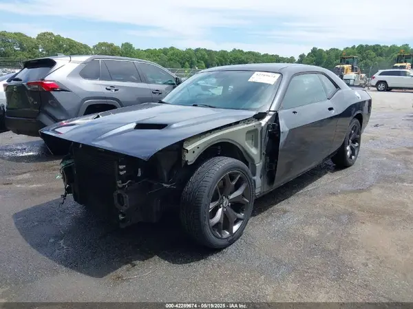 2C3CDZAG1JH143140 2018 DODGE CHALLENGER - Image 2