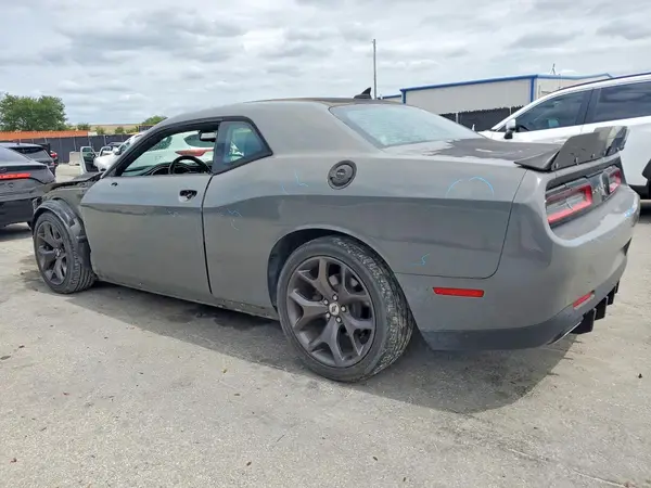 2C3CDZAG1JH215079 2018 DODGE CHALLENGER - Image 2