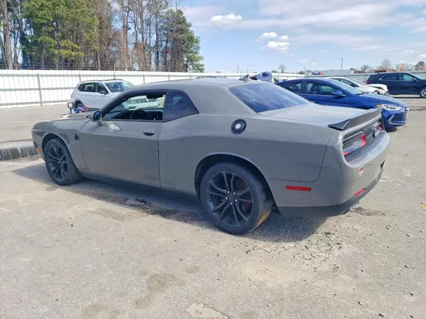2C3CDZAG1JH218533 2018 DODGE CHALLENGER - Image 2