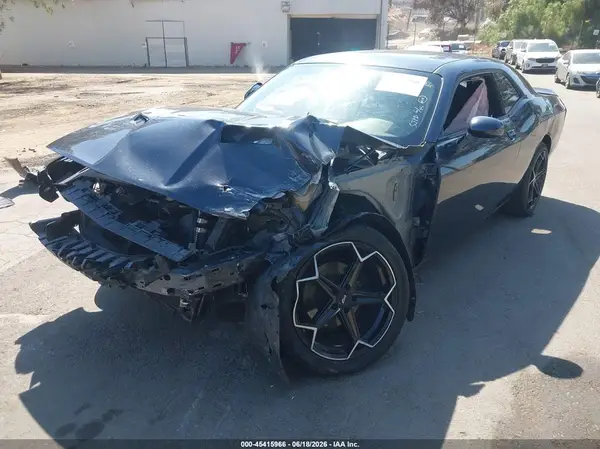2C3CDZAG1JH245876 2018 DODGE CHALLENGER - Image 2