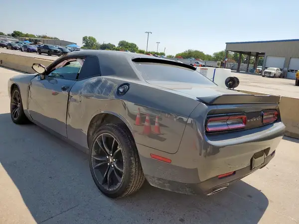 2C3CDZAG1JH311214 2018 DODGE CHALLENGER - Image 2