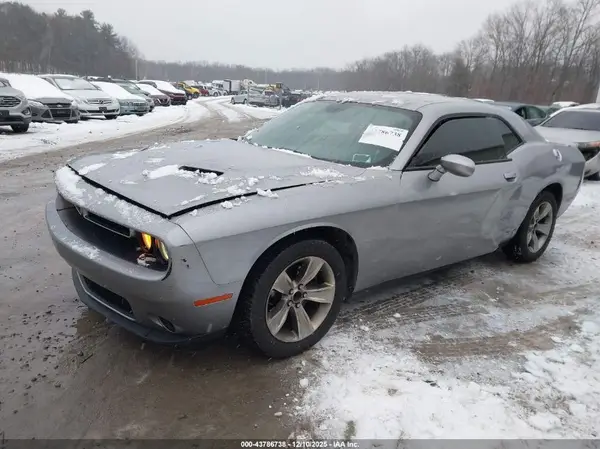 2C3CDZAG1JH317837 2018 DODGE CHALLENGER - Image 2