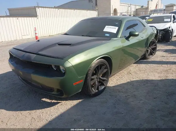 2C3CDZAG1JH334721 2018 DODGE CHALLENGER - Image 2