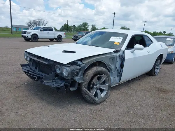 2C3CDZAG1KH672119 2019 DODGE CHALLENGER - Image 2