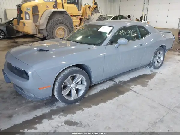 2C3CDZAG1KH686246 2019 DODGE CHALLENGER - Image 2