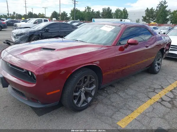 2C3CDZAG1KH744033 2019 DODGE CHALLENGER - Image 2