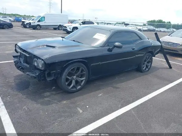 2C3CDZAG2GH100743 2016 DODGE CHALLENGER - Image 2