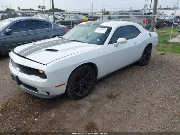 2C3CDZAG2GH157864 2016 DODGE CHALLENGER - Image 2