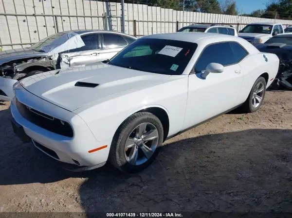 2C3CDZAG2GH184076 2016 DODGE CHALLENGER - Image 2