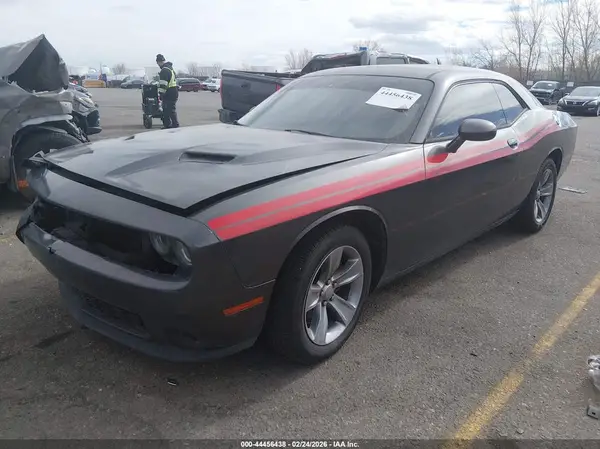 2C3CDZAG2GH201085 2016 DODGE CHALLENGER - Image 2