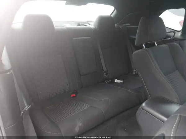 2C3CDZAG2GH201085 2016 DODGE CHALLENGER - Image 8