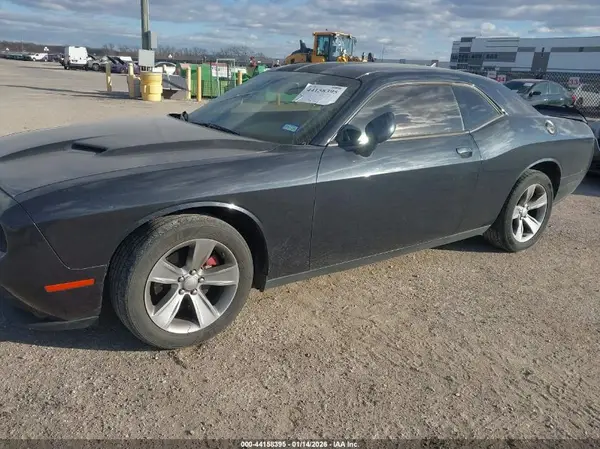 2C3CDZAG2GH221417 2016 DODGE CHALLENGER - Image 2