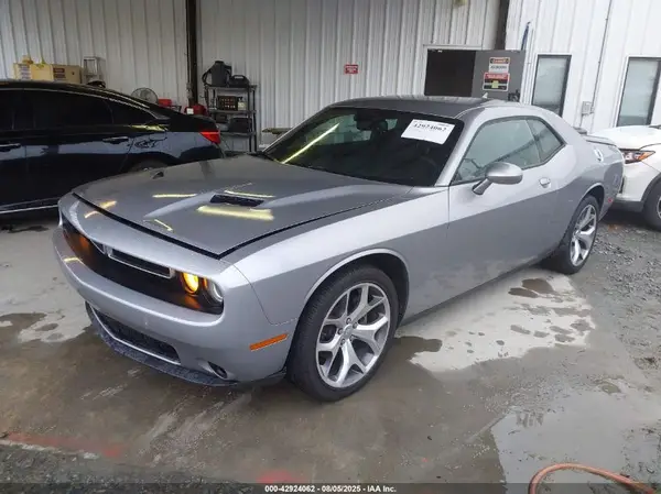 2C3CDZAG2GH234586 2016 DODGE CHALLENGER - Image 2
