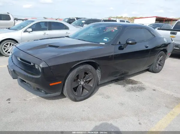 2C3CDZAG2GH263568 2016 DODGE CHALLENGER - Image 2
