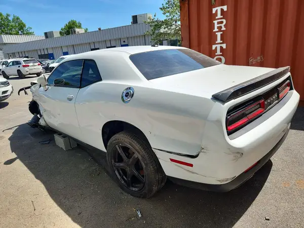 2C3CDZAG2GH264137 2016 DODGE CHALLENGER - Image 2