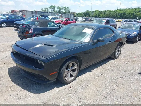 2C3CDZAG2GH300070 2016 DODGE CHALLENGER - Image 2