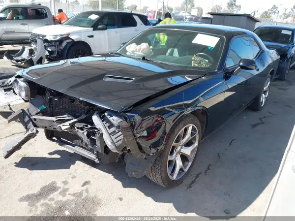 2C3CDZAG2GH317161 2016 DODGE CHALLENGER - Image 2