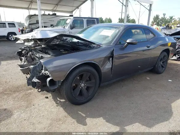 2C3CDZAG2GH326071 2016 DODGE CHALLENGER - Image 2
