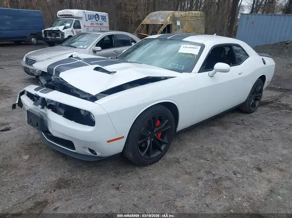 2C3CDZAG2GH337605 2016 DODGE CHALLENGER - Image 2