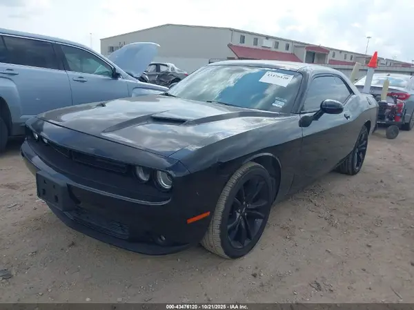 2C3CDZAG2HH558784 2017 DODGE CHALLENGER - Image 2
