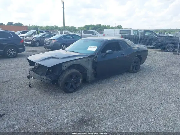 2C3CDZAG2HH568781 2017 DODGE CHALLENGER - Image 2