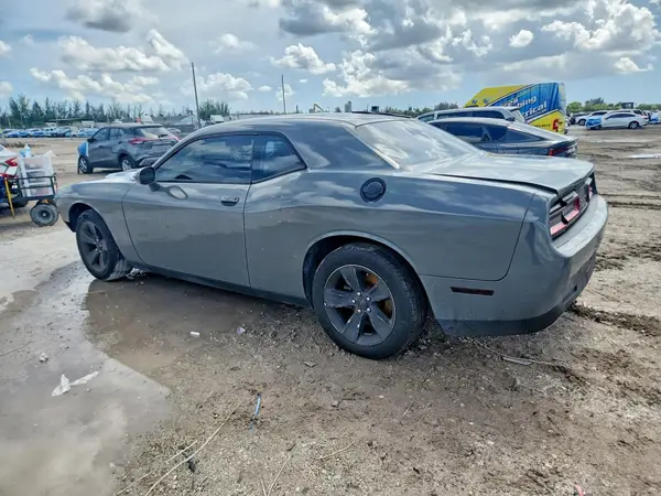 2C3CDZAG2HH572880 2017 DODGE CHALLENGER - Image 2