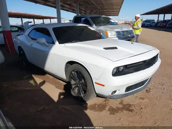 2C3CDZAG2HH573091 2017 DODGE CHALLENGER - Image 1