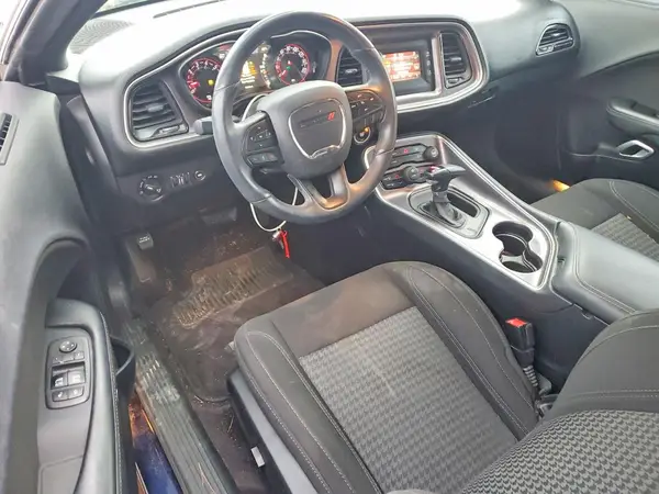 2C3CDZAG2HH613511 2017 DODGE CHALLENGER - Image 8