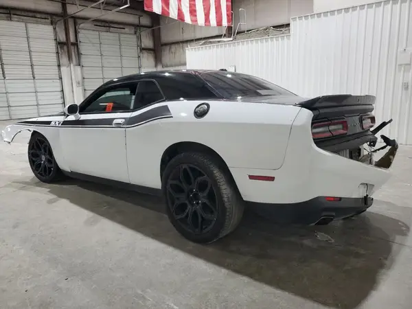 2C3CDZAG2JH121888 2018 DODGE CHALLENGER - Image 2
