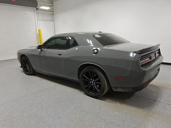2C3CDZAG2JH204611 2018 DODGE CHALLENGER - Image 2