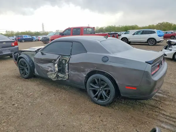 2C3CDZAG2JH218797 2018 DODGE CHALLENGER - Image 2