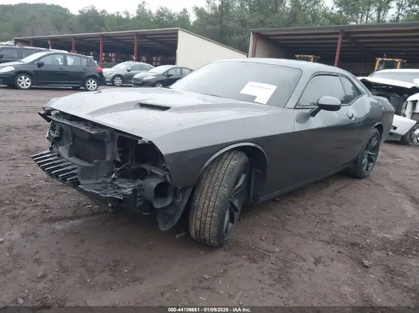 2C3CDZAG2JH252139 2018 DODGE CHALLENGER - Image 2