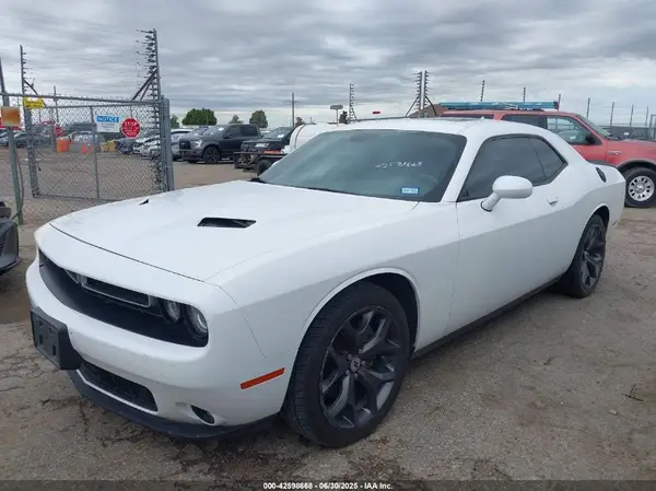 2C3CDZAG2JH258247 2018 DODGE CHALLENGER - Image 2
