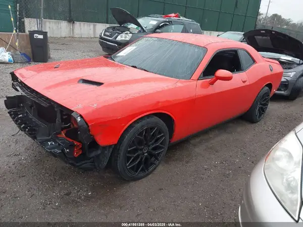 2C3CDZAG2KH534699 2019 DODGE CHALLENGER - Image 2