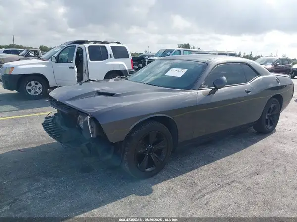 2C3CDZAG2KH583658 2019 DODGE CHALLENGER - Image 2
