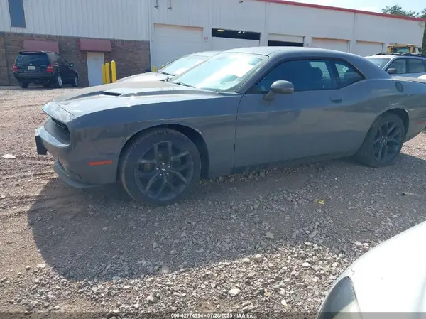 2C3CDZAG2KH596104 2019 DODGE CHALLENGER - Image 2
