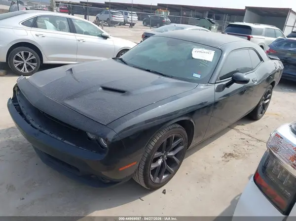 2C3CDZAG2KH670198 2019 DODGE CHALLENGER - Image 2